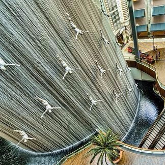 dubai-mall-waterfall-e1506626057637.jpg